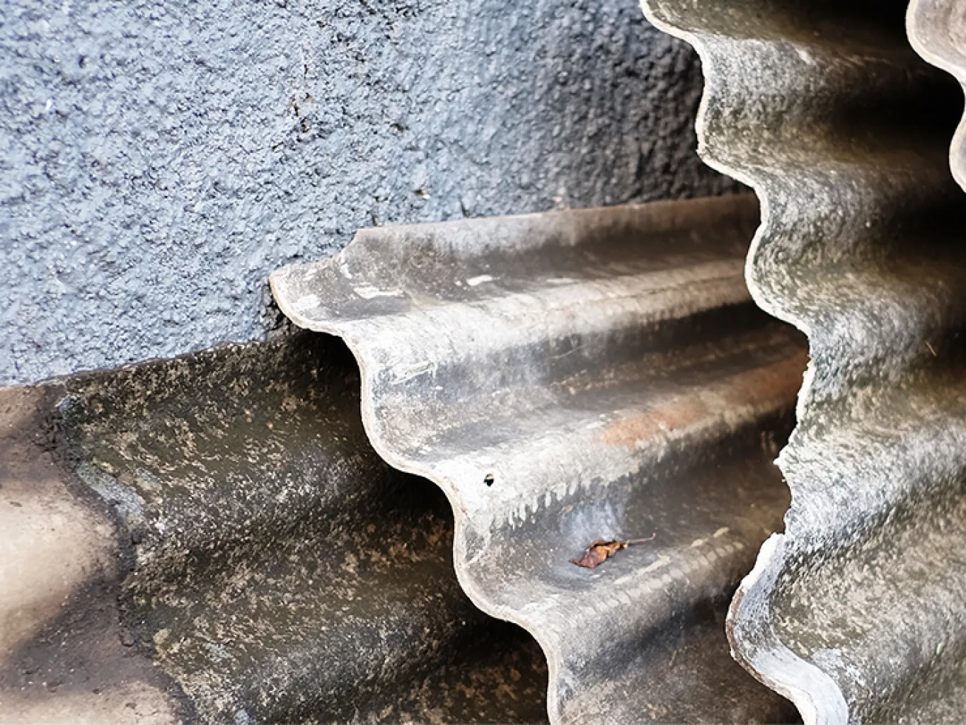 Guida-alla bonifica-e-allo-smaltimento-dell-amianto-negli-edifici-industriali